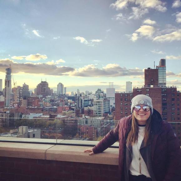 Meet your Posher, Julianne - Picture 1 of 1